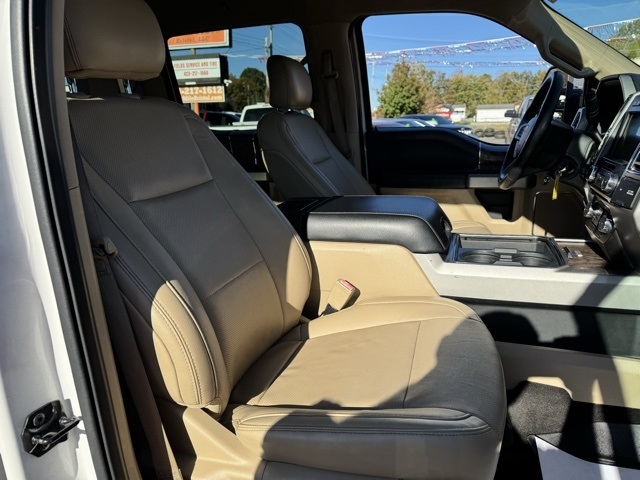 Ford Super Duty F-250 SRW Lariat 4WD Crew Cab 8' Box 2017 Ford Super Duty F-250 SRW Lariat 4WD Crew Cab 8' Box 2017