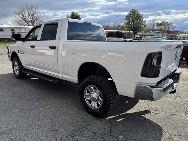 RAM 2500 Tradesman 4x4 Crew Cab 6'4" Box 2017 RAM 2500 Tradesman 4x4 Crew Cab 6'4" Box 2017