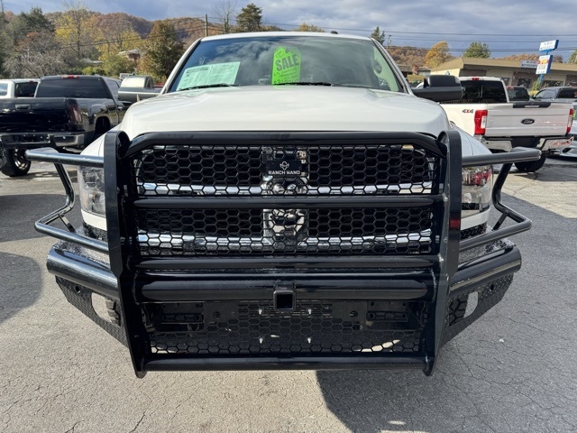 RAM 2500 Tradesman 4x4 Crew Cab 6'4" Box 2017 RAM 2500 Tradesman 4x4 Crew Cab 6'4" Box 2017