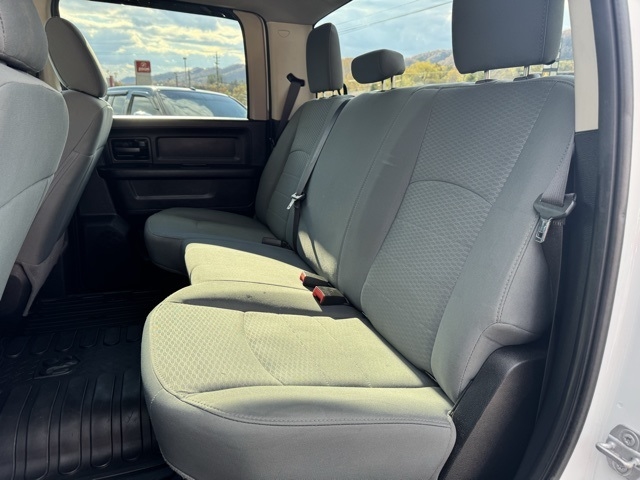 RAM 2500 Tradesman 4x4 Crew Cab 6'4" Box 2017 RAM 2500 Tradesman 4x4 Crew Cab 6'4" Box 2017