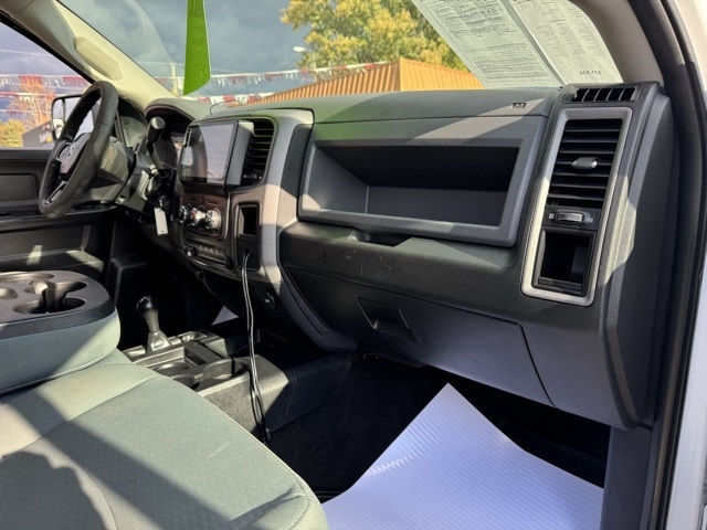 RAM 2500 Tradesman 4x4 Crew Cab 6'4" Box 2017 RAM 2500 Tradesman 4x4 Crew Cab 6'4" Box 2017