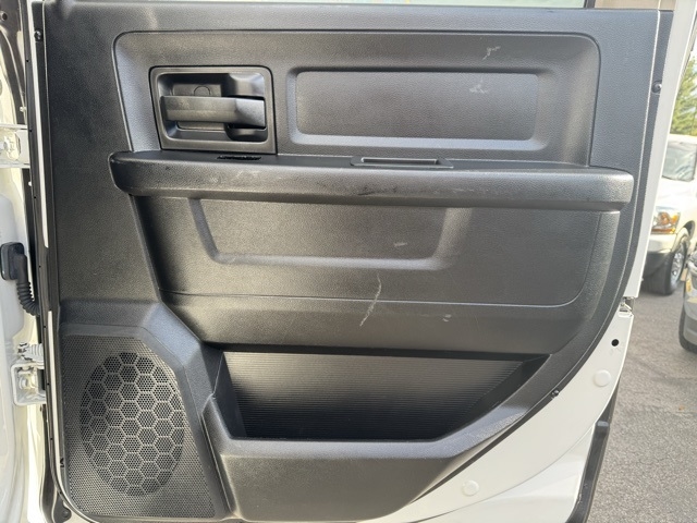 RAM 2500 Tradesman 4x4 Crew Cab 6'4" Box 2017 RAM 2500 Tradesman 4x4 Crew Cab 6'4" Box 2017