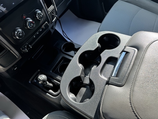 RAM 2500 Tradesman 4x4 Crew Cab 6'4" Box 2017 RAM 2500 Tradesman 4x4 Crew Cab 6'4" Box 2017