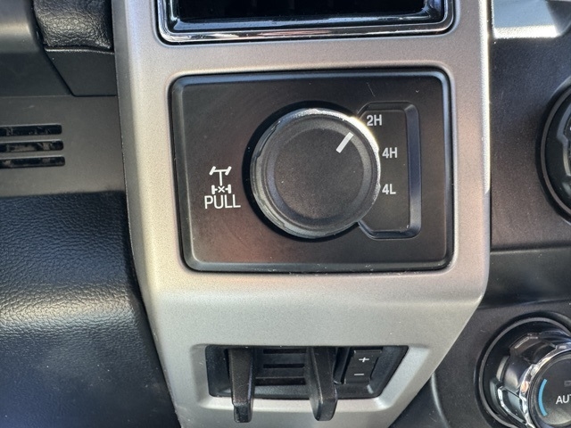 Ford Super Duty F-250 SRW King Ranch 4WD Crew Cab 8' Box 2019 Ford Super Duty F-250 SRW King Ranch 4WD Crew Cab 8' Box 2019
