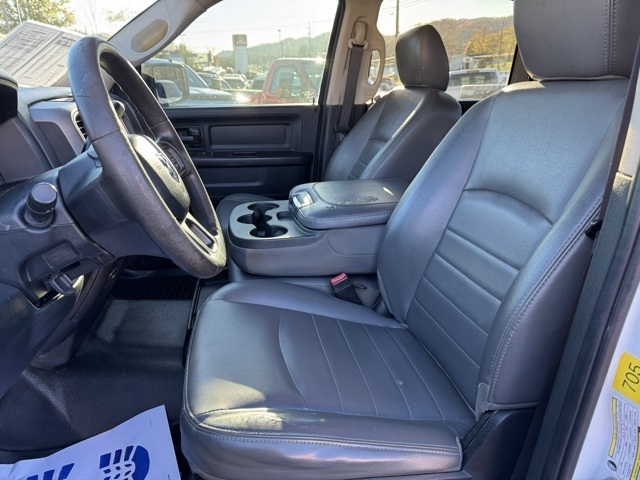 RAM 2500 4WD Crew Cab 149" Tradesman 2016