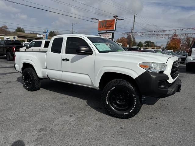 2018 Toyota Tacoma SR Access Cab 6' Bed I4 4x4 AT (Natl)