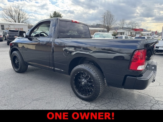 RAM 1500 Express 4x4 Reg Cab 6'4" Box 2018