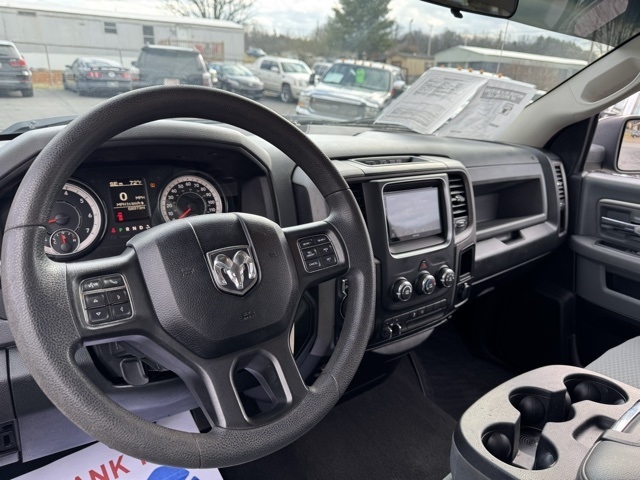 RAM 1500 Express 4x4 Reg Cab 6'4" Box 2018