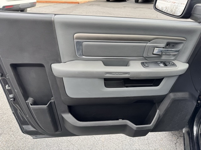 RAM 1500 Express 4x4 Reg Cab 6'4" Box 2018