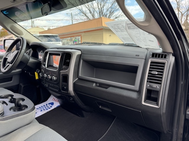 RAM 1500 Express 4x4 Reg Cab 6'4" Box 2018