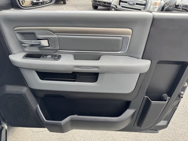 RAM 1500 Express 4x4 Reg Cab 6'4" Box 2018