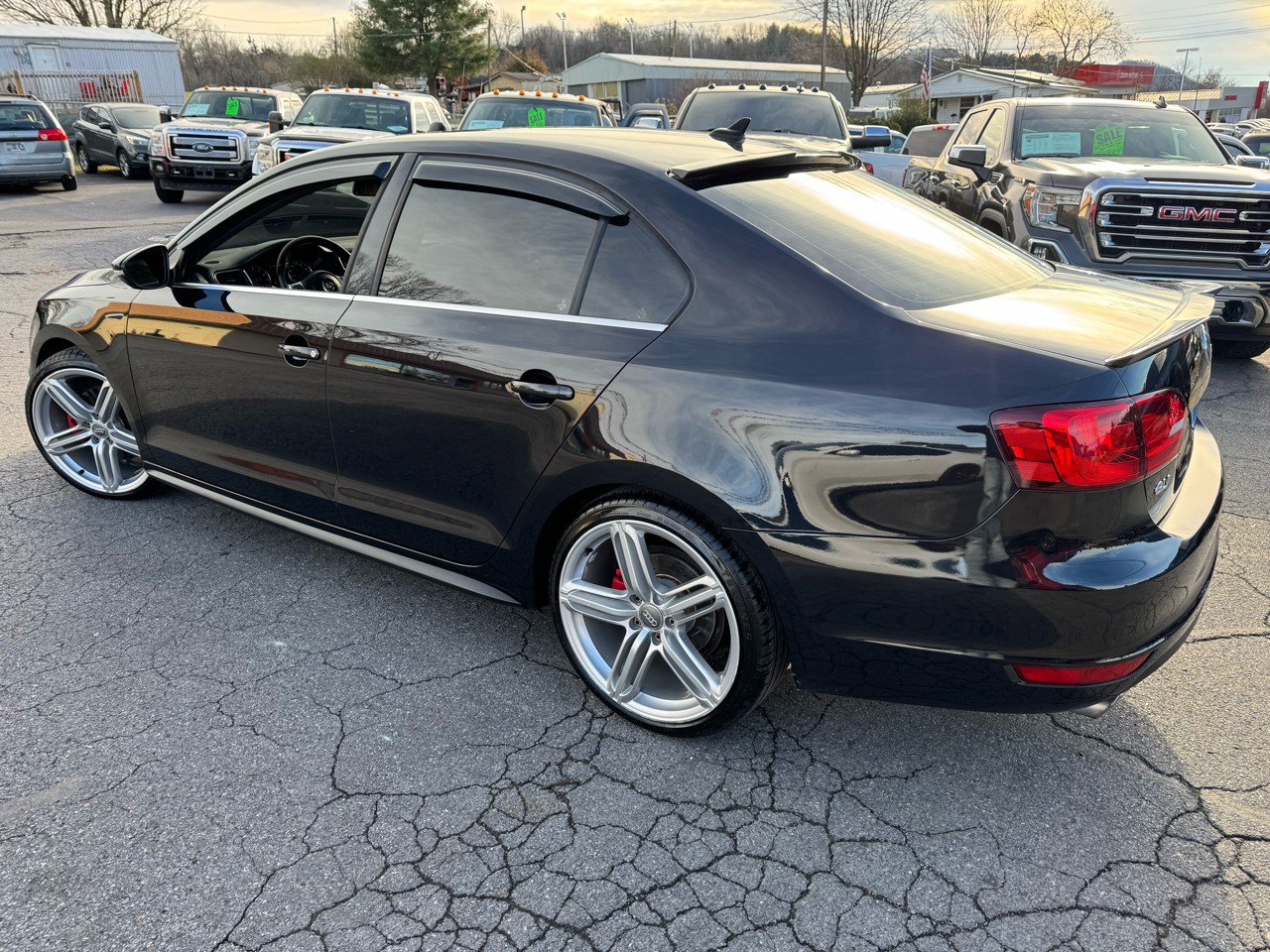 Volkswagen GLI 4dr Sdn DSG 2012