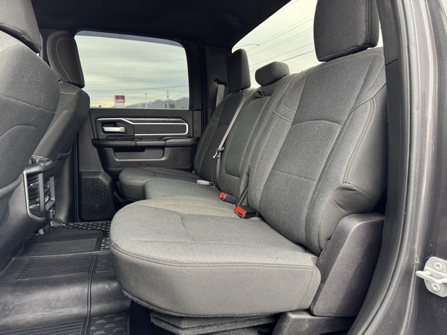 RAM 2500 Big Horn 4x4 Crew Cab 6'4" Box 2019