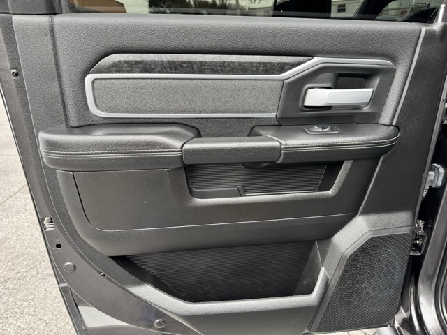 RAM 2500 Big Horn 4x4 Crew Cab 6'4" Box 2019