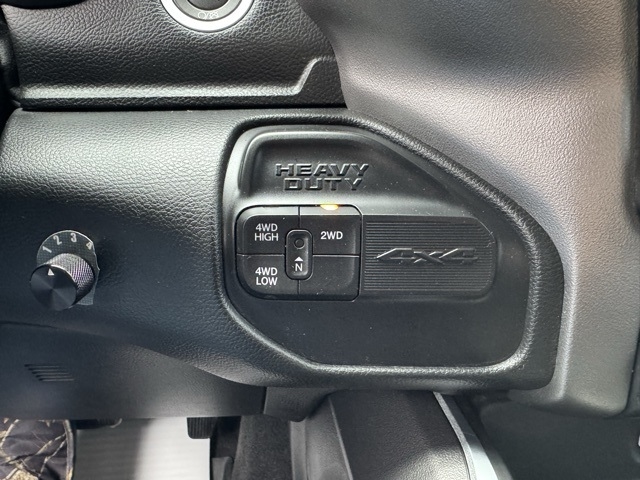 RAM 2500 Big Horn 4x4 Crew Cab 6'4" Box 2019