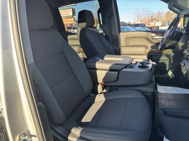 Chevrolet Silverado 1500 4WD Crew Cab 147" RST 2020