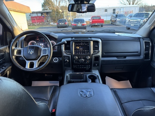 RAM 2500 Laramie 4x4 Mega Cab 6'4" Box 2018