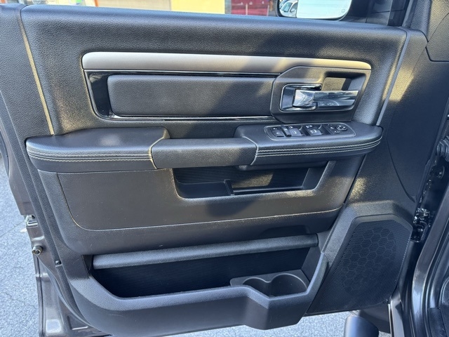 RAM 2500 Laramie 4x4 Mega Cab 6'4" Box 2018