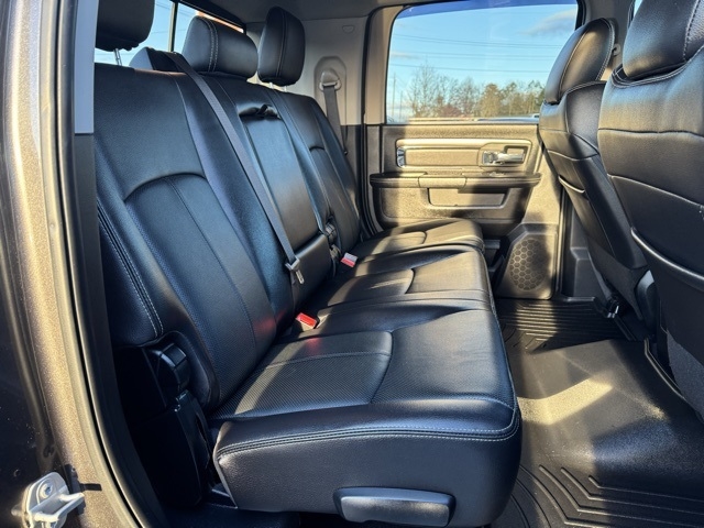 RAM 2500 Laramie 4x4 Mega Cab 6'4" Box 2018