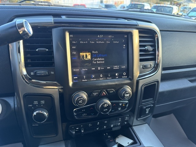 RAM 2500 Laramie 4x4 Mega Cab 6'4" Box 2018