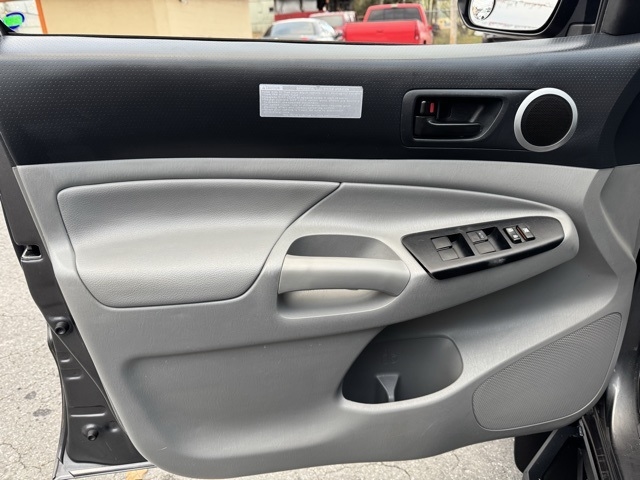 Toyota Tacoma 4WD Double Cab LB V6 AT TRD Off Road (Natl) 2015