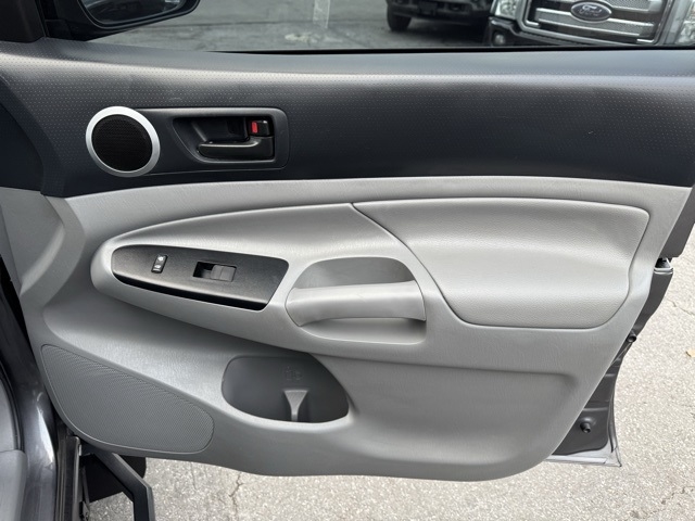 Toyota Tacoma 4WD Double Cab LB V6 AT TRD Off Road (Natl) 2015