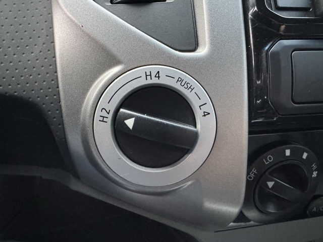 Toyota Tacoma 4WD Double Cab LB V6 AT TRD Off Road (Natl) 2015