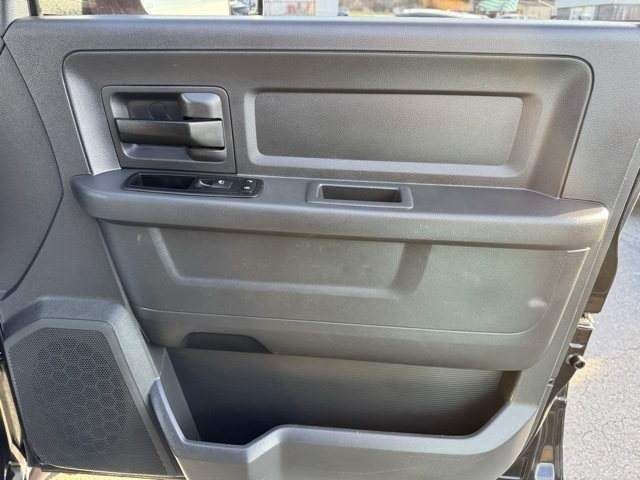 RAM 2500 4WD Crew Cab 149" ST 2011