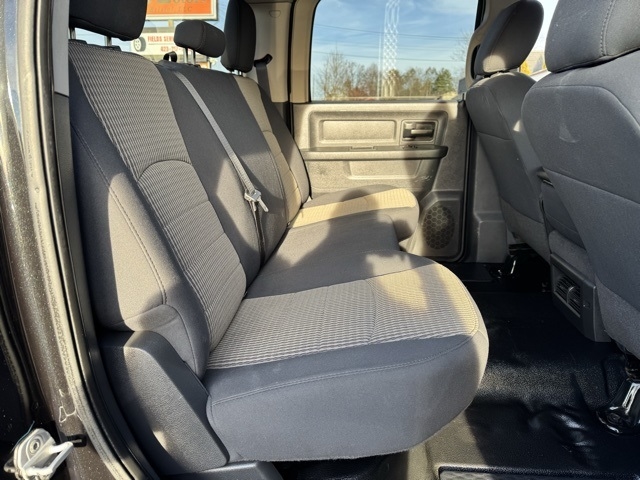 RAM 2500 4WD Crew Cab 149" ST 2011