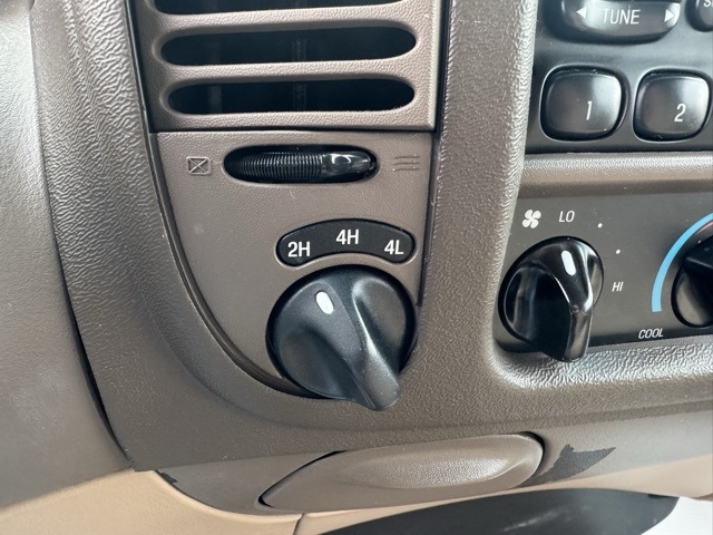 Ford F-150 Supercab 139" 4WD XLT 1999