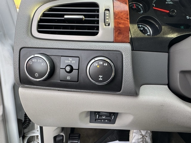 Chevrolet Silverado 3500HD 4WD Crew Cab 167.7" LTZ 2012