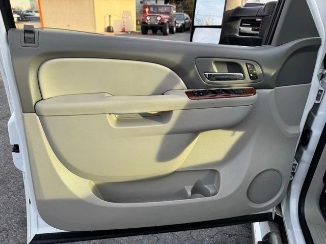 Chevrolet Silverado 3500HD 4WD Crew Cab 167.7" LTZ 2012