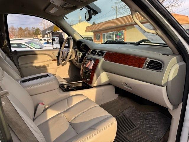 Chevrolet Silverado 3500HD 4WD Crew Cab 167.7" LTZ 2012