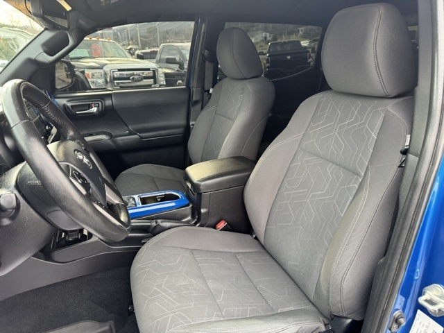 Toyota Tacoma 4WD Double Cab V6 MT TRD Off Road (Natl) 2016