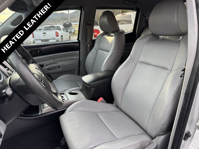 Toyota Tacoma 4WD Double Cab V6 MT (Natl) 2013