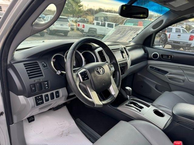 Toyota Tacoma 4WD Double Cab V6 MT (Natl) 2013