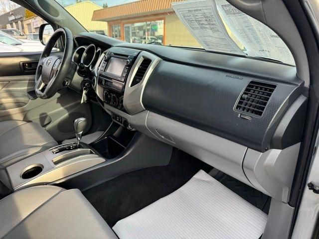 Toyota Tacoma 4WD Double Cab V6 MT (Natl) 2013