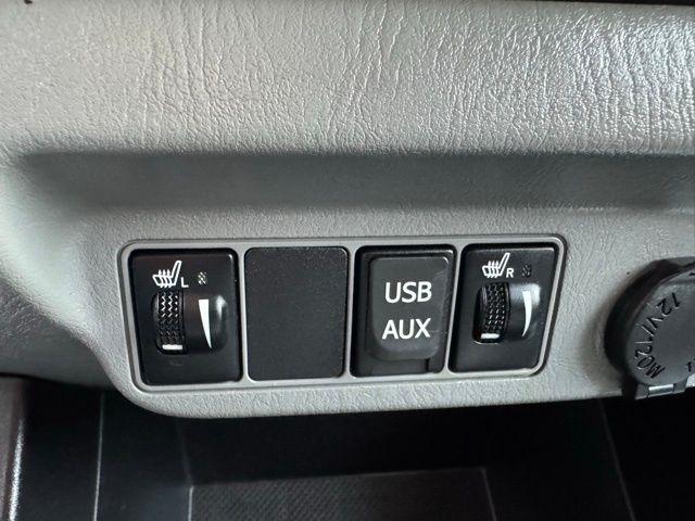 Toyota Tacoma 4WD Double Cab V6 MT (Natl) 2013