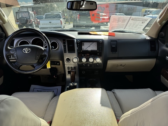 Toyota Tundra 4WD Truck CrewMax 5.7L V8 6-Spd AT LTD (Natl) 2011