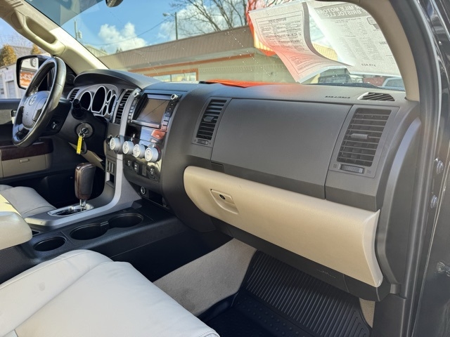 Toyota Tundra 4WD Truck CrewMax 5.7L V8 6-Spd AT LTD (Natl) 2011