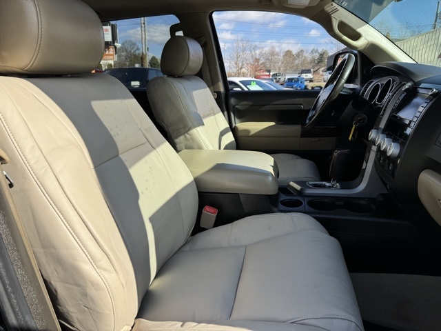 Toyota Tundra 4WD Truck CrewMax 5.7L V8 6-Spd AT LTD (Natl) 2011