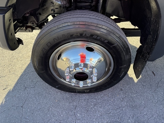 Ford Super Duty F-550 DRW 4WD Reg Cab 141" WB 60" CA XLT 2015