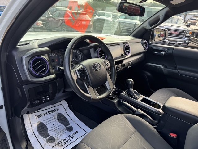 Toyota Tacoma TRD Off Road Double Cab 5' Bed V6 4x4 MT (Natl) 2017