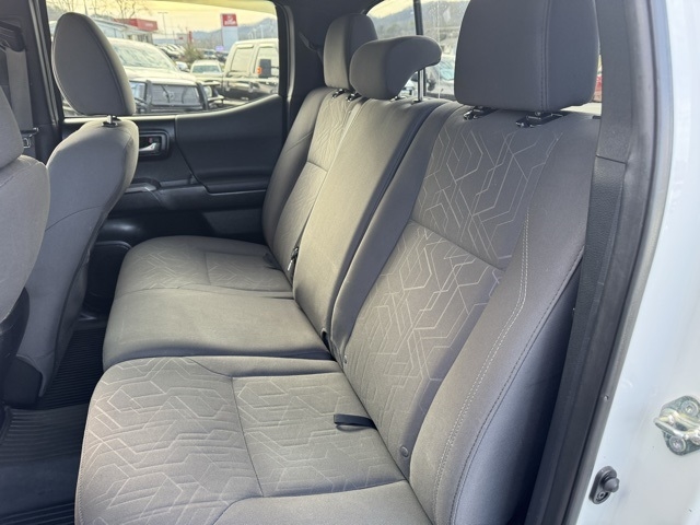 Toyota Tacoma TRD Off Road Double Cab 5' Bed V6 4x4 MT (Natl) 2017