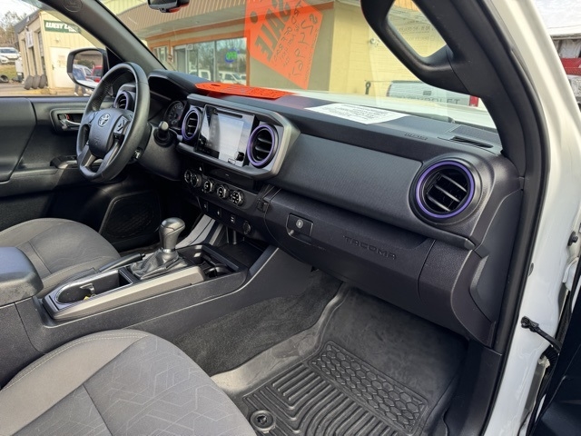 Toyota Tacoma TRD Off Road Double Cab 5' Bed V6 4x4 MT (Natl) 2017