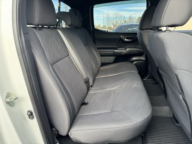 Toyota Tacoma TRD Off Road Double Cab 5' Bed V6 4x4 MT (Natl) 2017