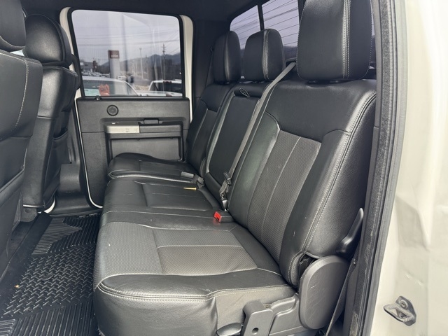 Ford Super Duty F-350 SRW 4WD Crew Cab 172" Lariat 2015