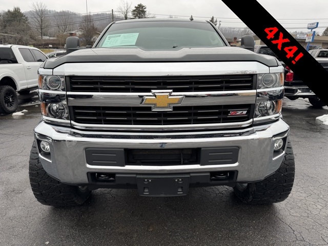 Chevrolet Silverado 2500HD 4WD Double Cab 144.2" LT 2015