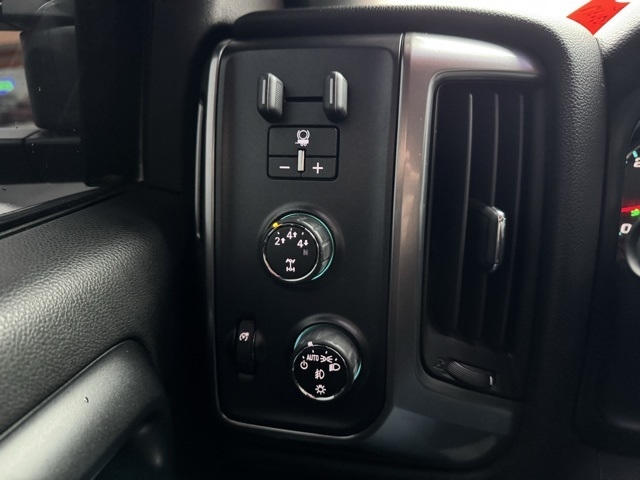 Chevrolet Silverado 2500HD 4WD Double Cab 144.2" LT 2015