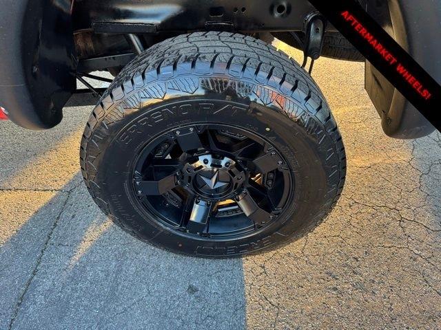 RAM 2500 Tradesman 4x4 Crew Cab 6'4" Box 2015